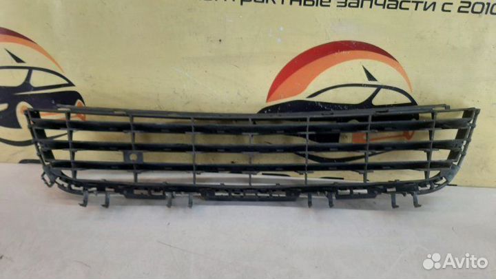 Решетка бампера центральная Opel Astra H 2007-2014