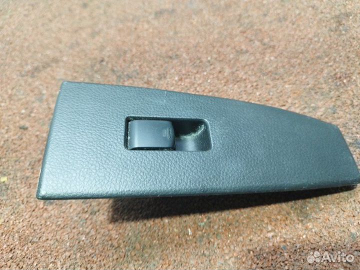 Кнопка стеклоподъемника задняя левая Infiniti Fx35