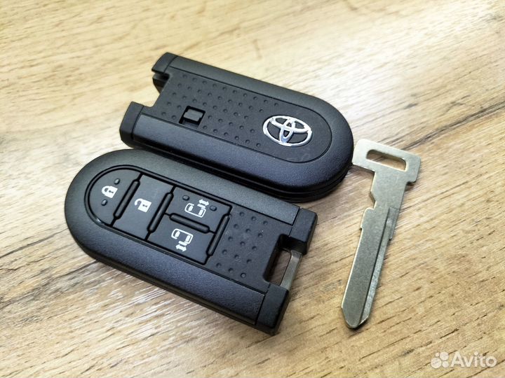 Смарт ключ Toyota Rush