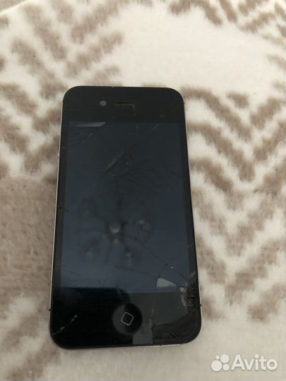 Телефон iPhone 4 locked