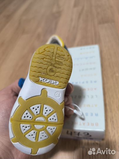 Сандалии детские geox новые 19