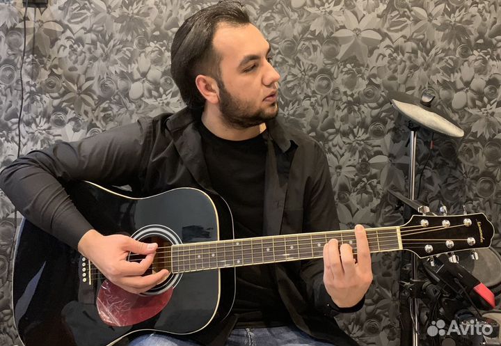 Преподаватель по гитаре