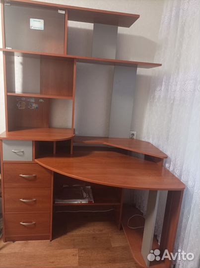 Компьютерный стол