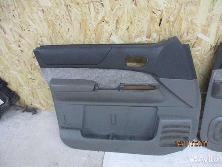 Обшивка двери Ниссан Патрол Y 61