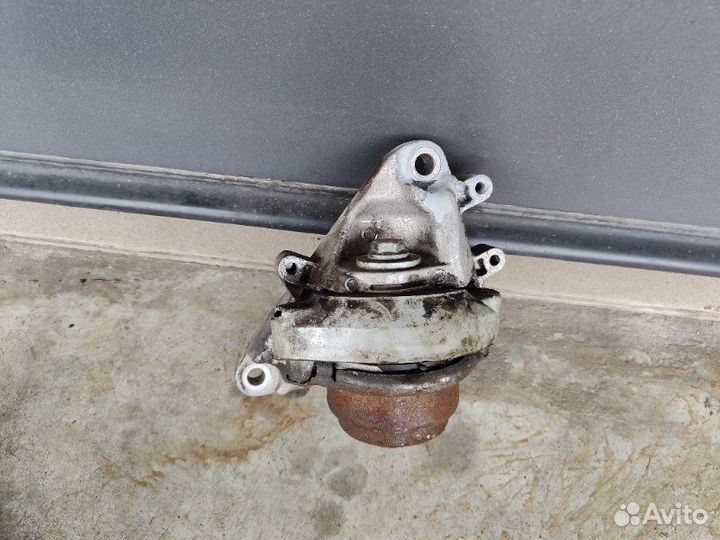 Кронштейн кпп Audi A6 C5 1997-2005