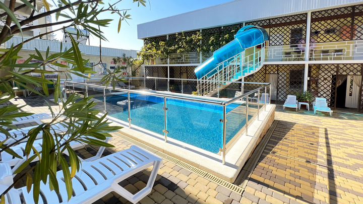 Дом 719 м² на участке 6,6 сот.