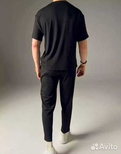 Костюм мужской новый