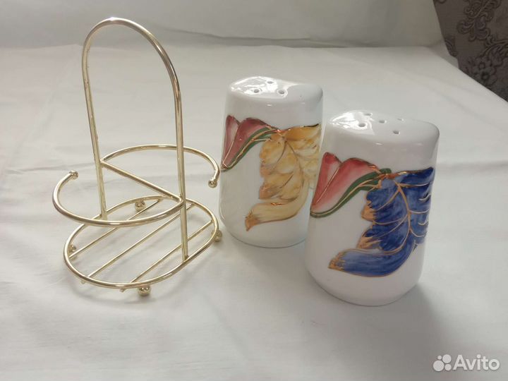 Солонка и перечница фарфор