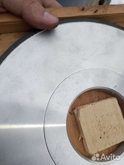 Алмазный круг, метчики, патрон, сверла центровочн