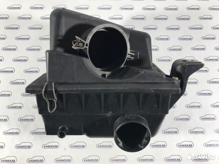 Корпус воздушного фильтра Ford Sierra MK 1 1987