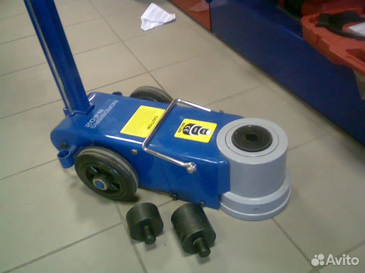 Домкрат подкатной пневмогидравлический 40 т