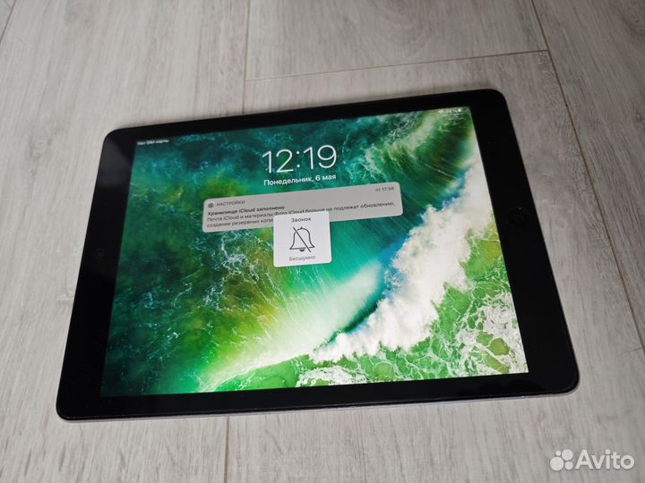 Планшет Apple iPad air 1