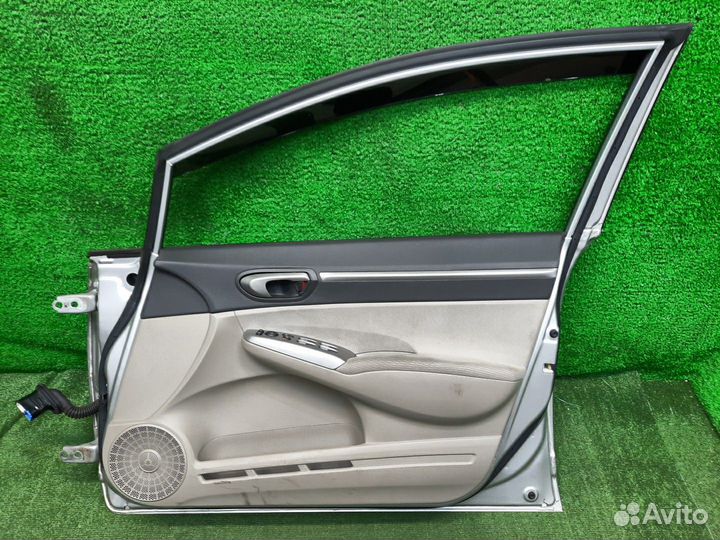 Дверь передняя правая Honda Civic 4D