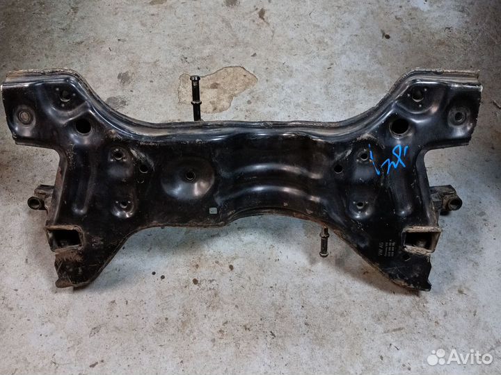 Подрамник Skoda Rapid