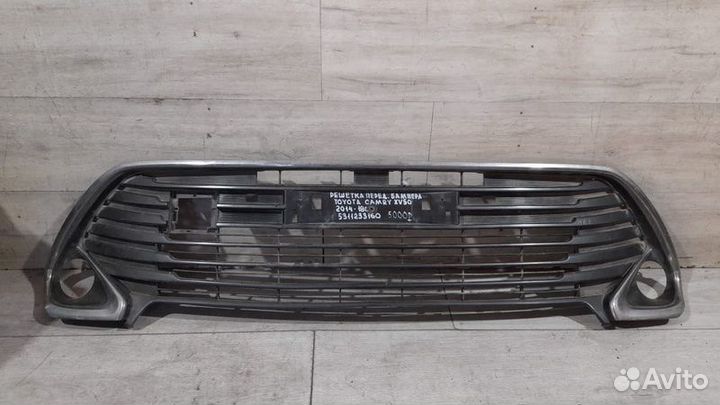 Решетка переднего бампера Toyota Camry Xv 50 С