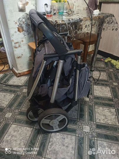 Детская прогулочная коляска