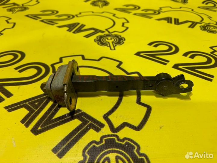 Ограничитель двери задний правый Nissan Primera