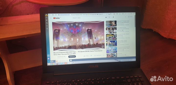 Ноутбук asus