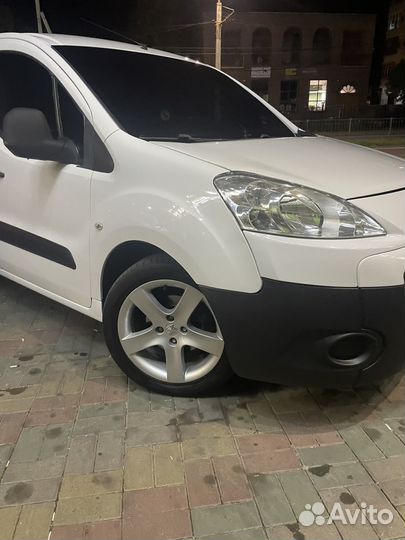 Комплект летних колес r17 Peugeot