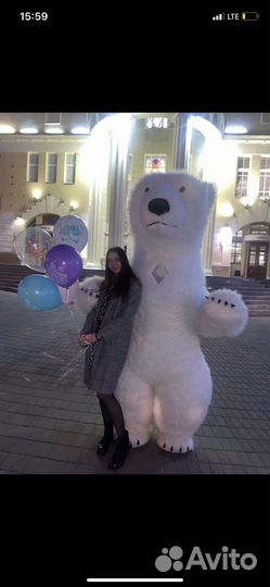 Большой белый Мишка поздравление