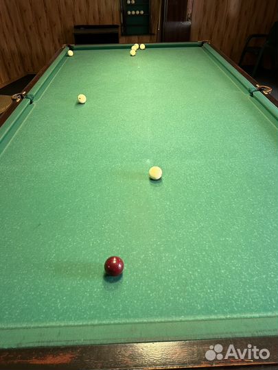Бильярдный стол