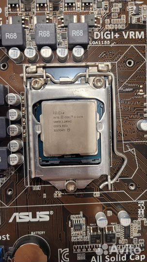 Материнская плата с процессором и памятью