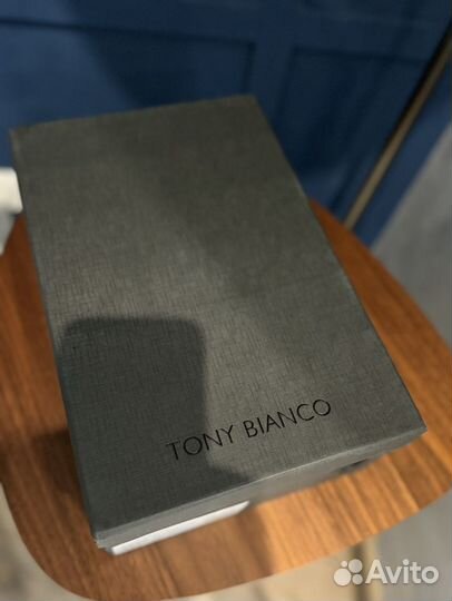 Сандалии Tony Bianco