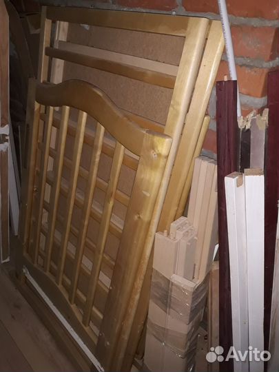 Детская кроватка с матрасом