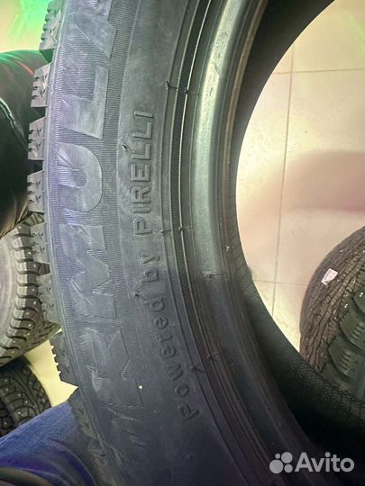 Pirelli Formula Ice 215/65 R16 98T