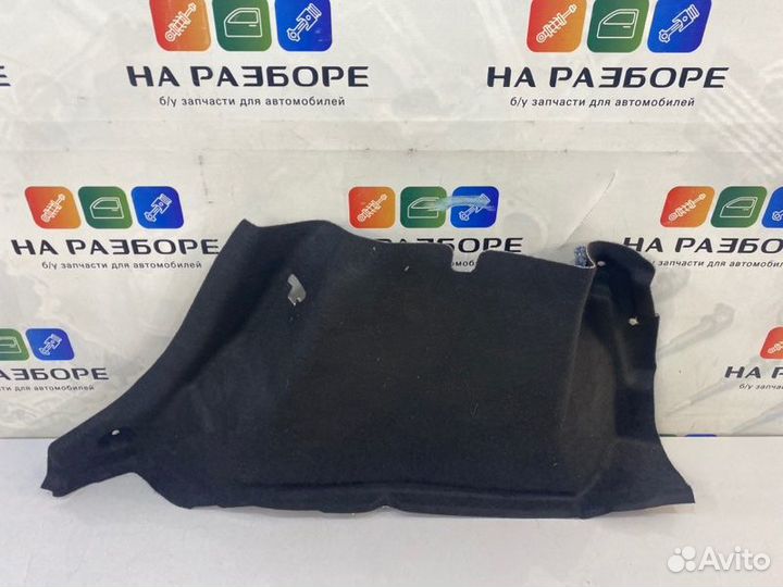 Обшивка багажника задняя правая Renault Sandero