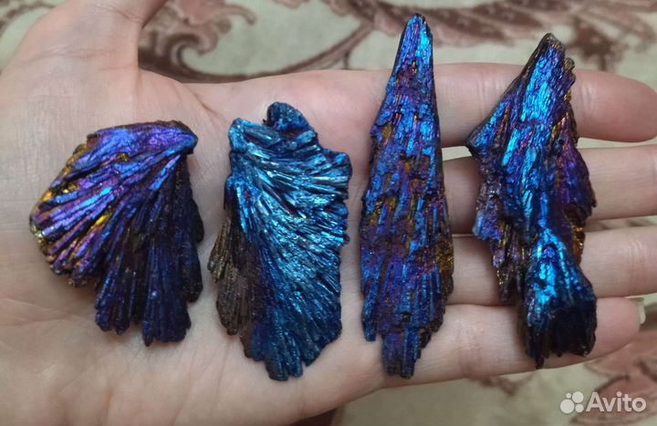 Кианит ведьмина метла камень