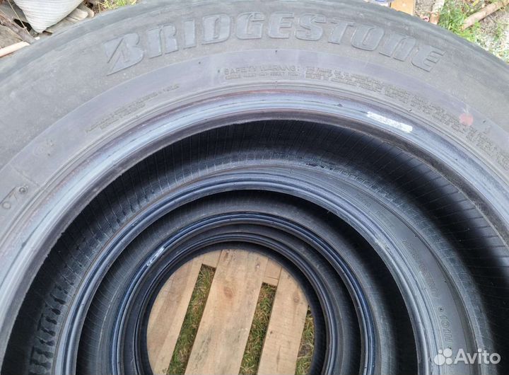 Bridgestone Dueler H/T 687 225/65 R17