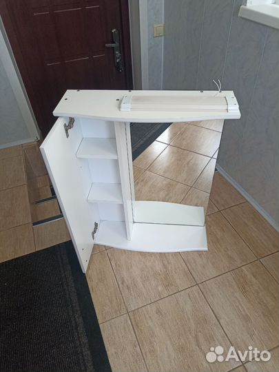 Шкафчик для ванной с зеркалом и подсветкой