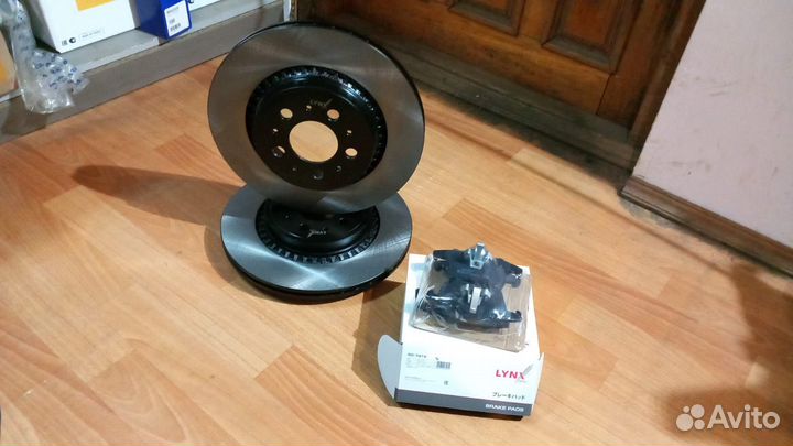 Задние тормозные диски и колодки Volvo XC90