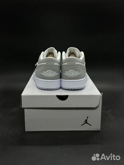 Nike Air Jordan 1 low wolf grey оригинал