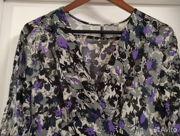 Платье с разрезом