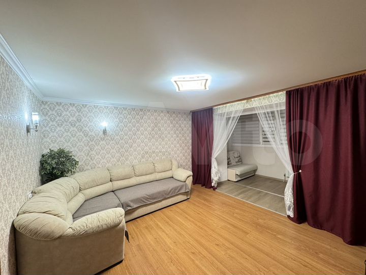 2-к. квартира, 67 м², 3/9 эт.