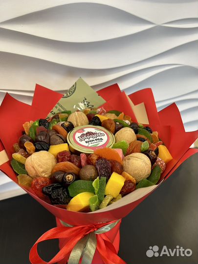 Композиции из сухофруктов букеты,корзины,коробочки