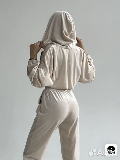 Костюм спортивный велюровый женский