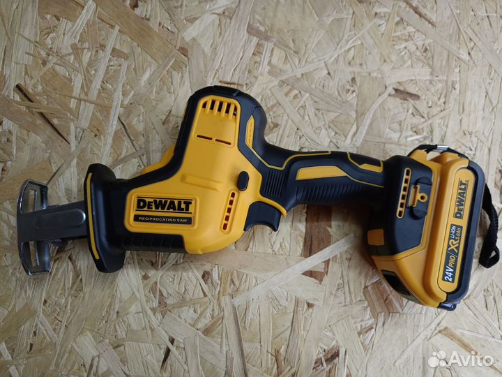 Сабельная пила dewalt