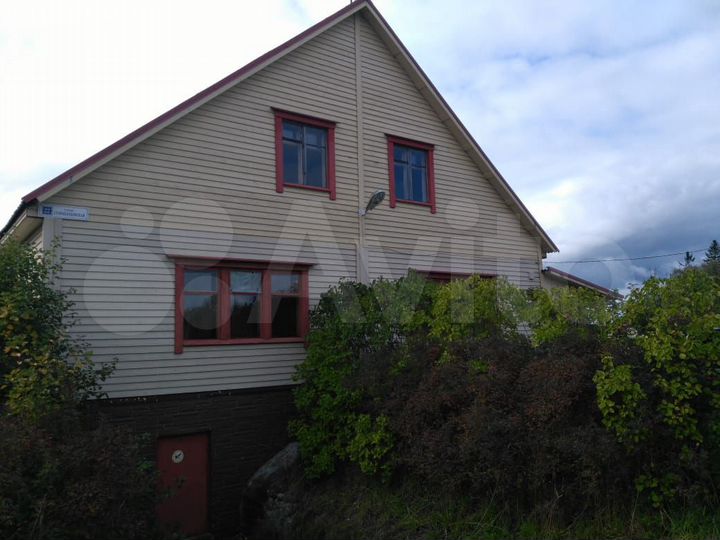 Дом 280 м² на участке 16,5 сот.