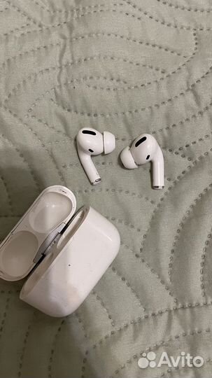 Беспроводные наушники apple airpods