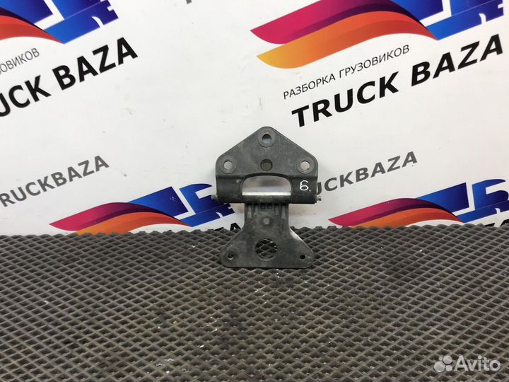 504306106 Петля капота