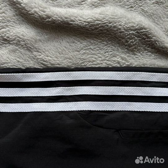 Спортивные шорты adidas