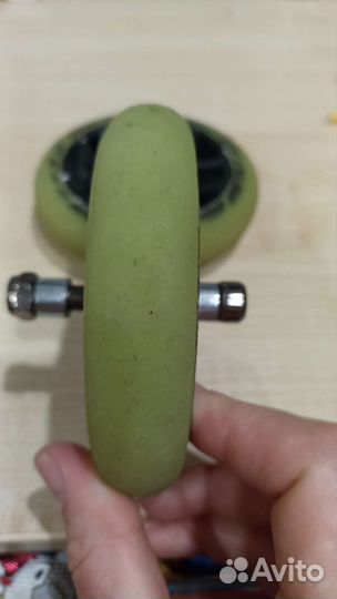 Колеса и грипсы от самоката Duker202