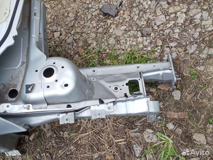 Четверть кузова передний правый Ford Focus 3