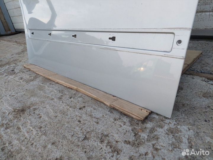 Вито 638 дверь водительская (Япония)