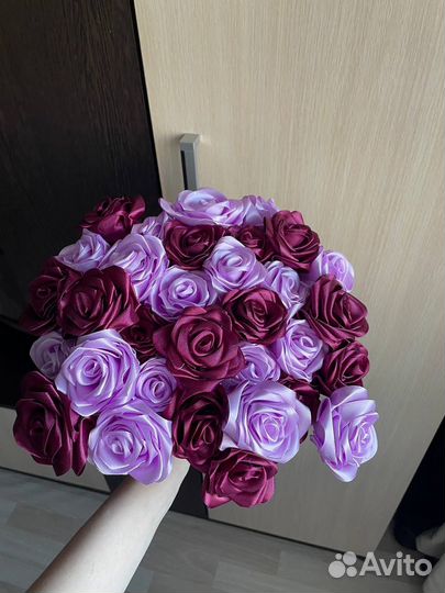 Букет роз из атласной ленты