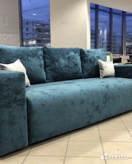 Диван велюровый
