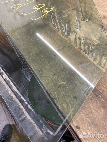 Стекло люка на Паджеро 2